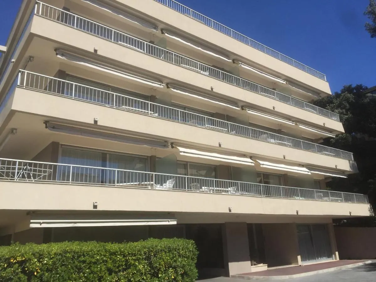 Appartement 2 Pieces Avec Balcon, Climatise, Proche Plage Et Centre-Ville - Fr-1-466A-2 Saint-Raphael  Apartment Saint-Raphael (Var)