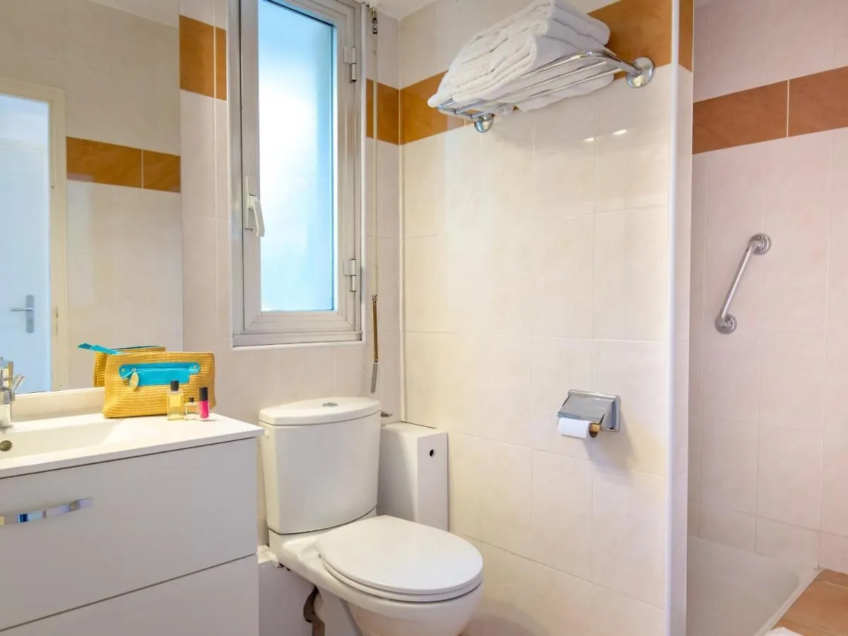 Appartement 2 Pieces Avec Balcon, Climatise, Proche Plage Et Centre-Ville - Fr-1-466A-2 Saint-Raphael  Apartment